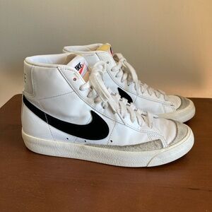 Nike Blazer Mid ‘77 White Leather High Top Shoes CZ1055-100 Women’s Size 7.5